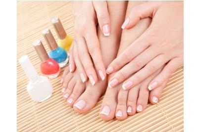 Kozmetički salon Touch: Nega noktiju i pedikir, Izlivanje noktiju gelom, Nadogradnja noktiju tipsama